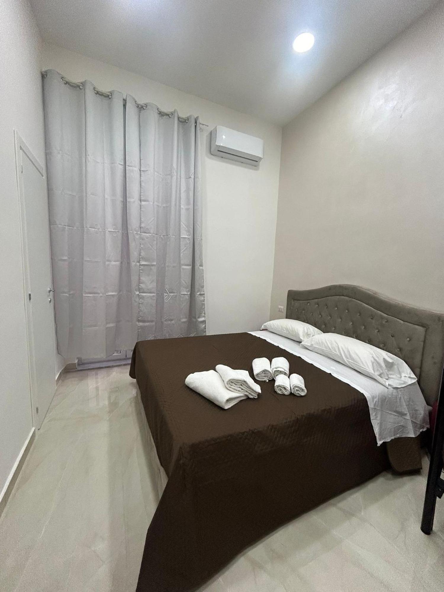 נאפולי Luxury Rooms Carbonara 95 מראה חיצוני תמונה
