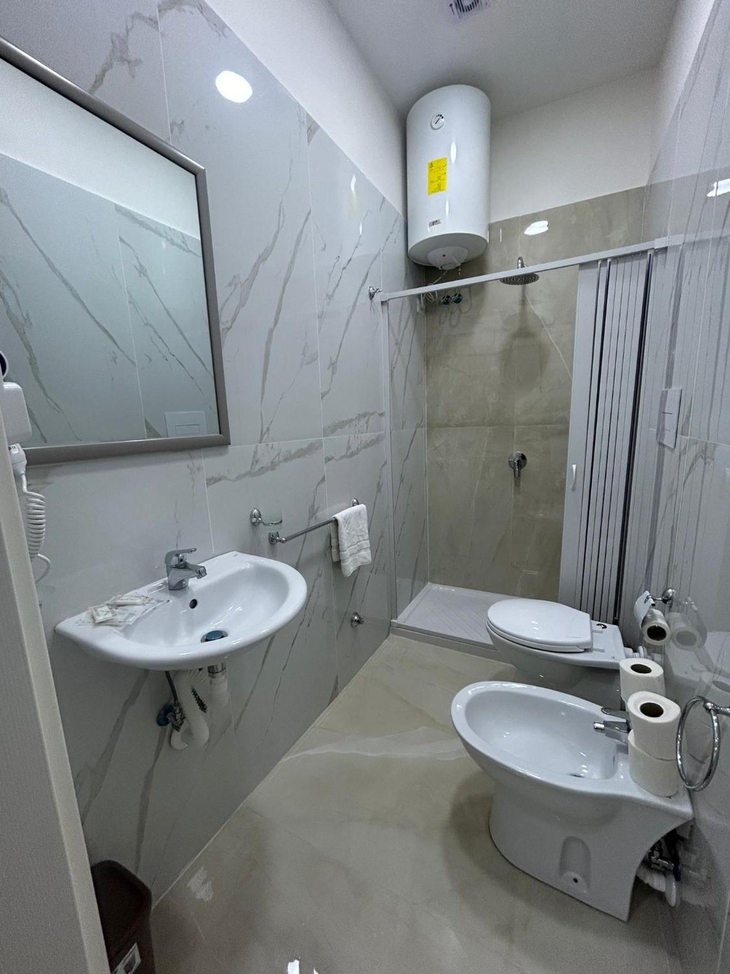 נאפולי Luxury Rooms Carbonara 95 מראה חיצוני תמונה
