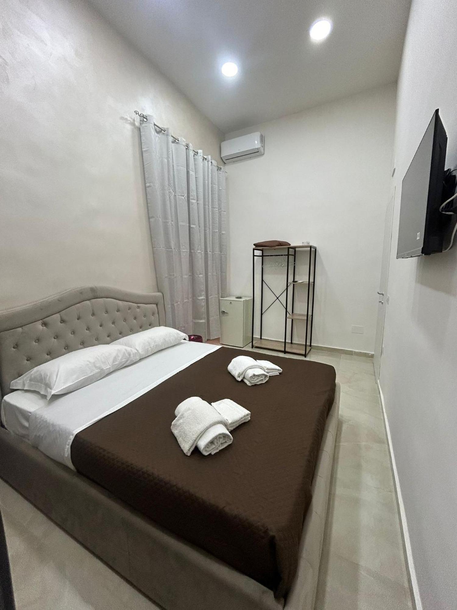 נאפולי Luxury Rooms Carbonara 95 מראה חיצוני תמונה
