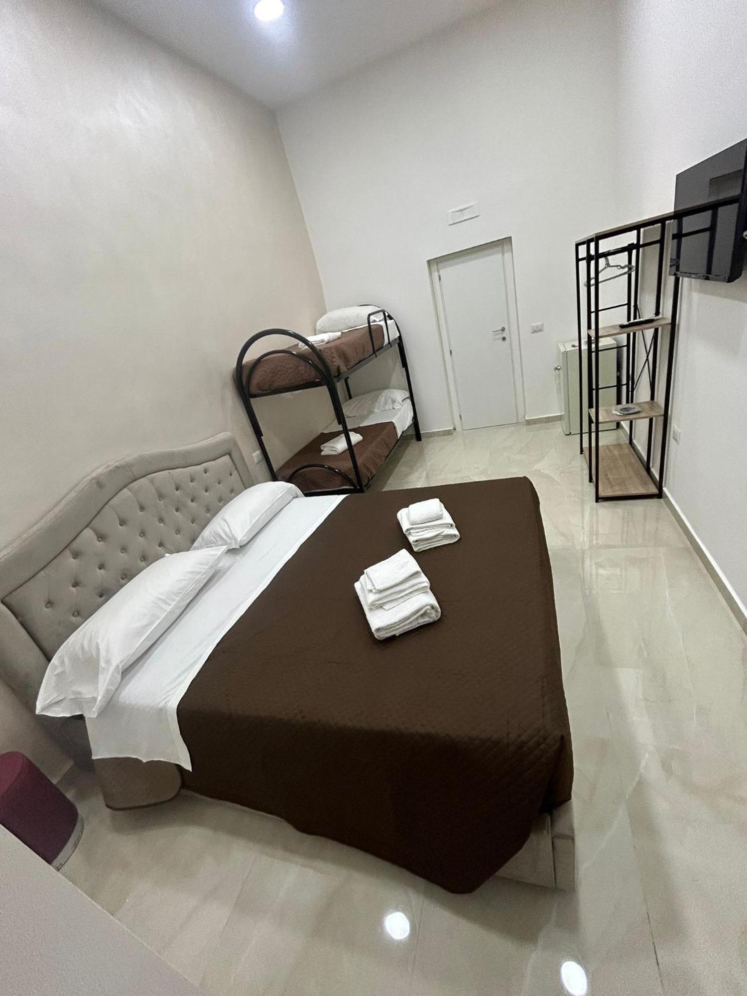 נאפולי Luxury Rooms Carbonara 95 מראה חיצוני תמונה