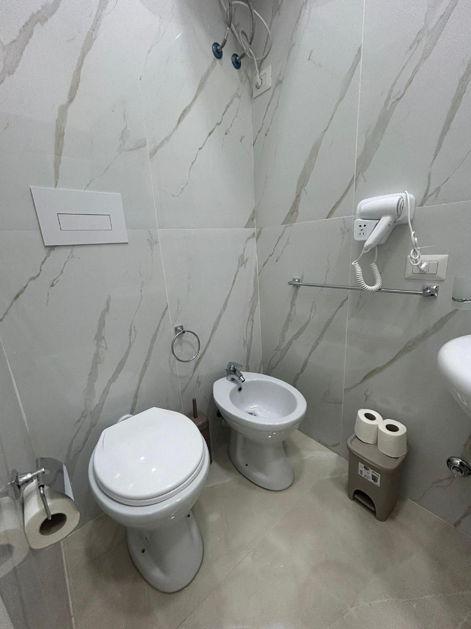 נאפולי Luxury Rooms Carbonara 95 מראה חיצוני תמונה