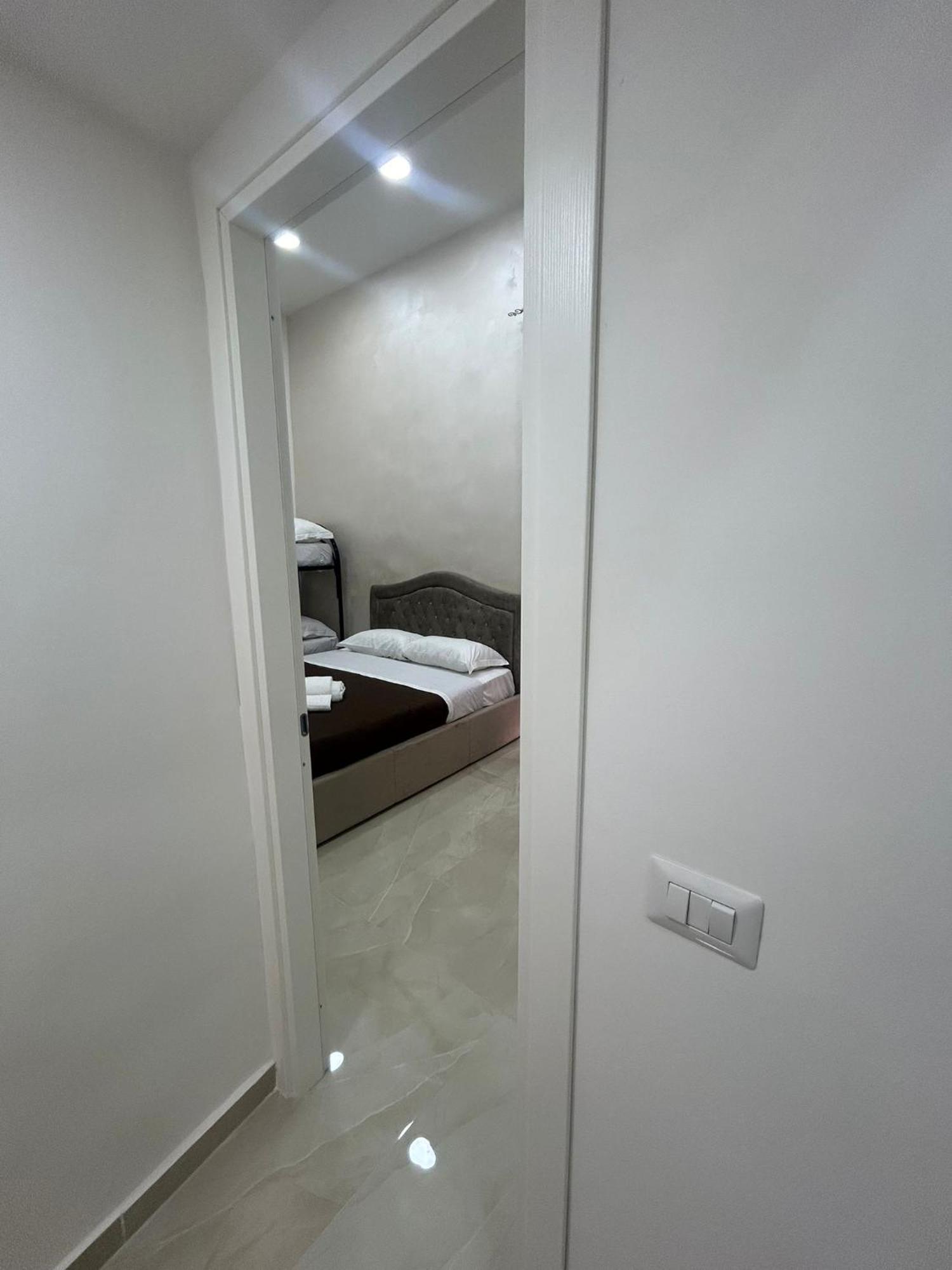 נאפולי Luxury Rooms Carbonara 95 מראה חיצוני תמונה