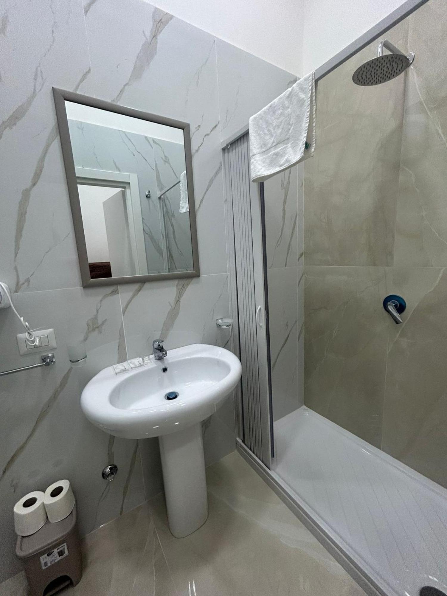 נאפולי Luxury Rooms Carbonara 95 מראה חיצוני תמונה